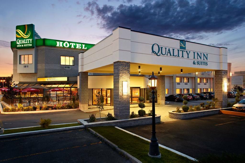 Quality Inn & Suites Brossard Exterior photo